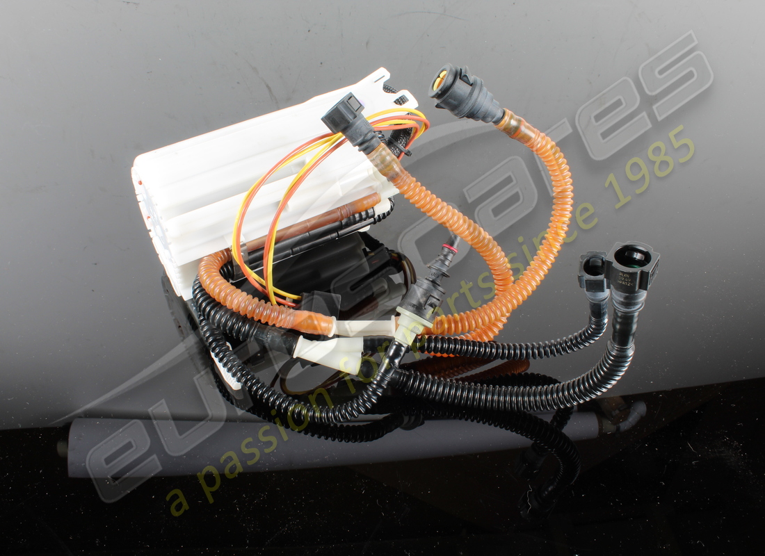 USED Ferrari FUEL PUMP . PART NUMBER 270125 (1)