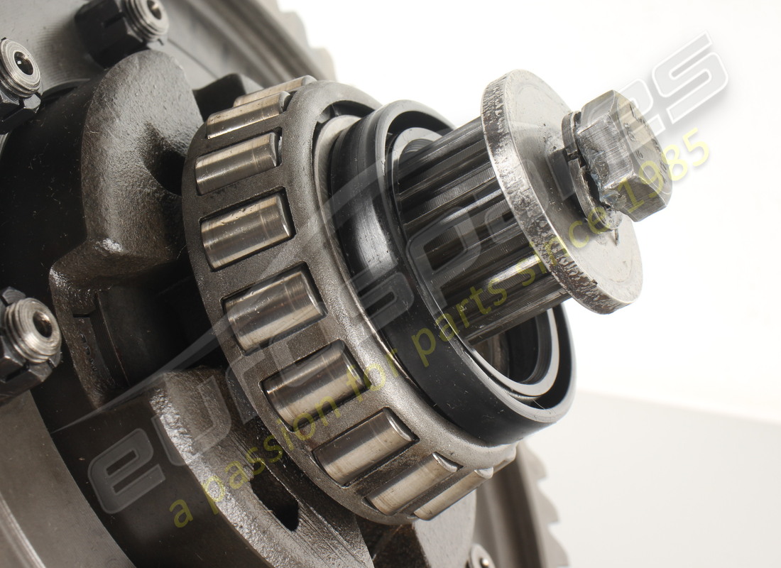 USED FERRARI DIFFERENTIAL UNIT. PART NUMBER 106769 (2) used ferrari differential unit. part number 106769 (2)