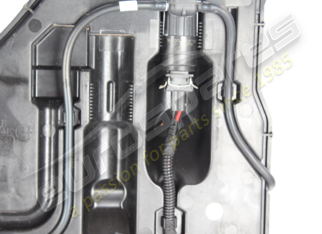 USED MASERATI WINDSCREEN WASHER TANK. PART NUMBER 675001665 (2) used maserati windscreen washer tank. part number 675001665 (2)