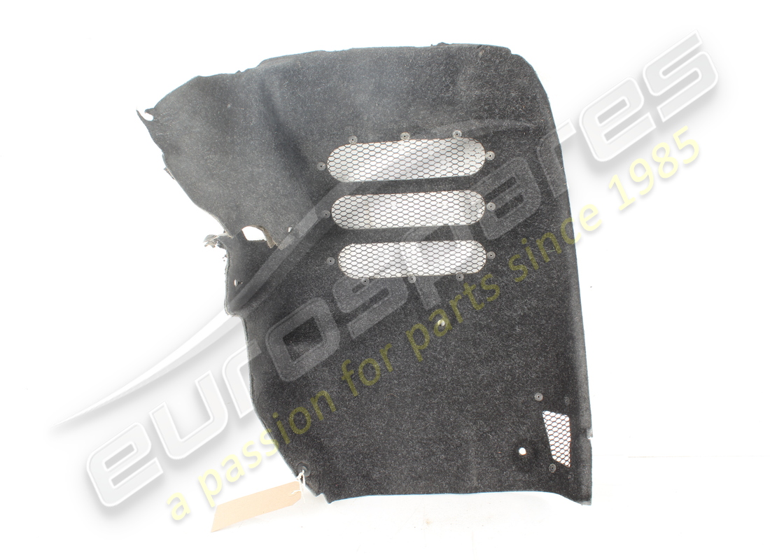DAMAGED FERRARI SHIELD FOR REAR PART OF REAR. PART NUMBER 84055200 (1) damaged ferrari shield for rear part of rear. part number 84055200 (1)