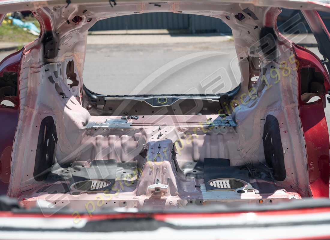 USED FERRARI REAR CHASSIS. PART NUMBER EAP1552617 (4) used ferrari rear chassis. part number eap1552617 (4)