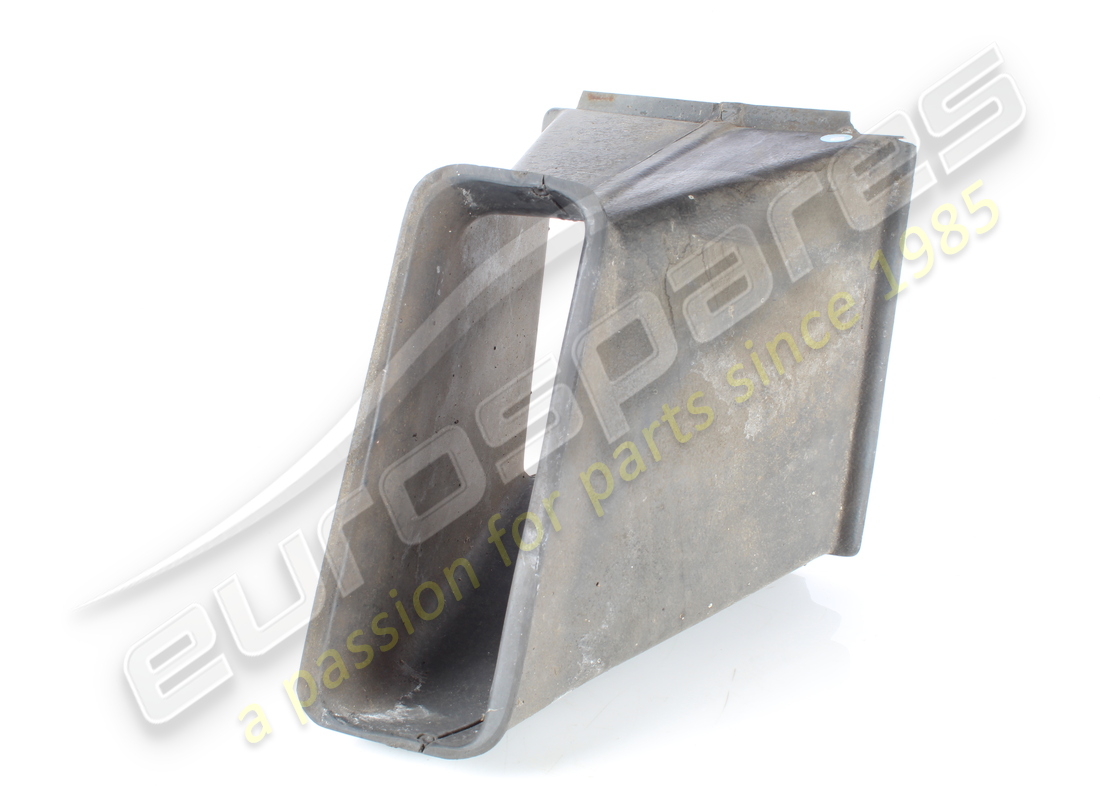 USED MASERATI AIR DUCT. PART NUMBER 372000258 (2) used maserati air duct. part number 372000258 (2)