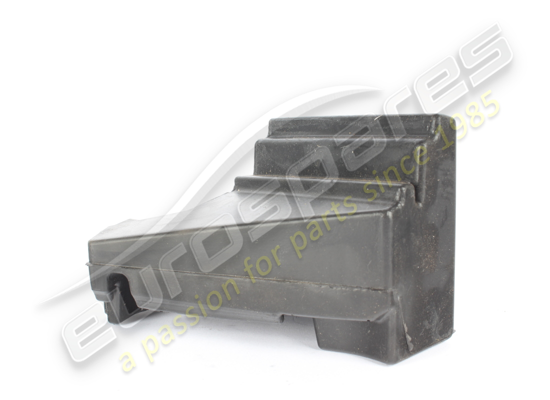 used maserati rh fender pad. part number 670157719 (3)