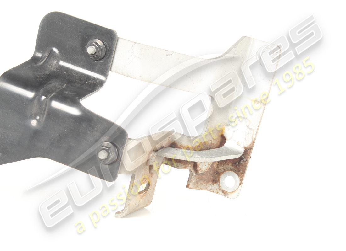 USED FERRARI RH LATERAL BRACKET. PART NUMBER 85467800 (3) used ferrari rh lateral bracket. part number 85467800 (3)
