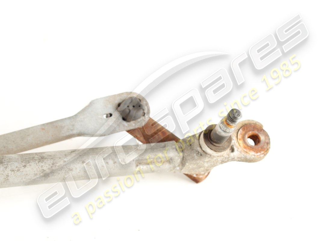 used maserati rhd windscreen wiper unit. part number 383310206 (5)