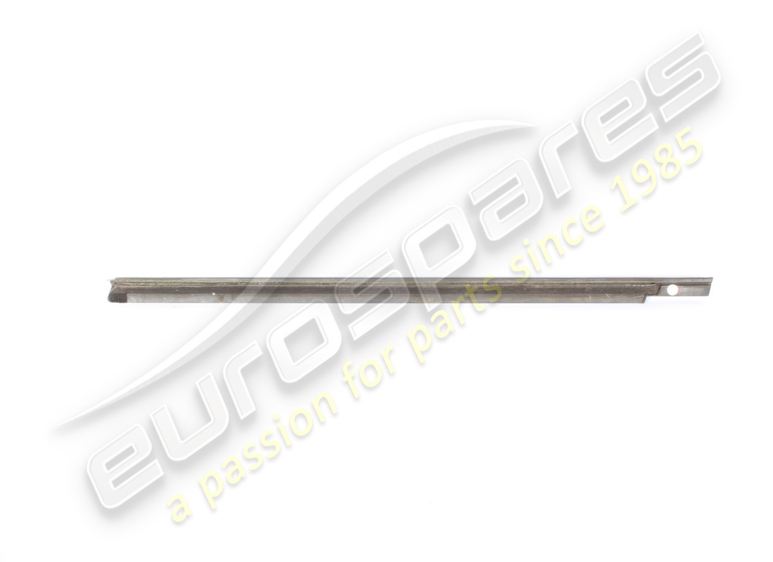 USED MASERATI COMPLETE RH OUTER GLASS SCRAPER GAS. PART NUMBER 670002082 (2) used maserati complete rh outer glass scraper gas. part number 670002082 (2)