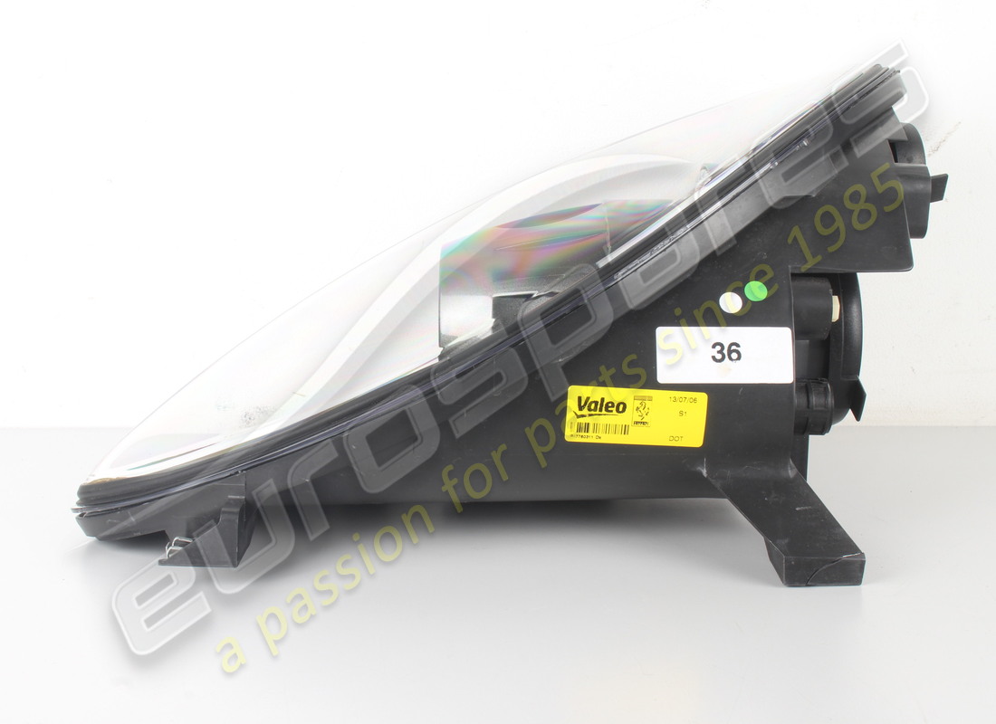 new (other) ferrari rh headlight grigio silverstone lhd part number 68269196 (3)