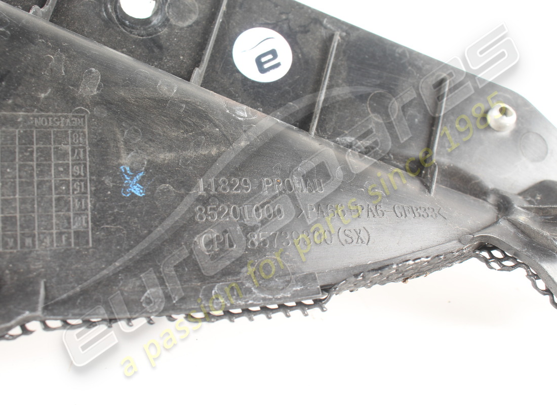 USED FERRARI COMPLETE LH FENDER GRILLE. PART NUMBER 85739300 (4) used ferrari complete lh fender grille. part number 85739300 (4)