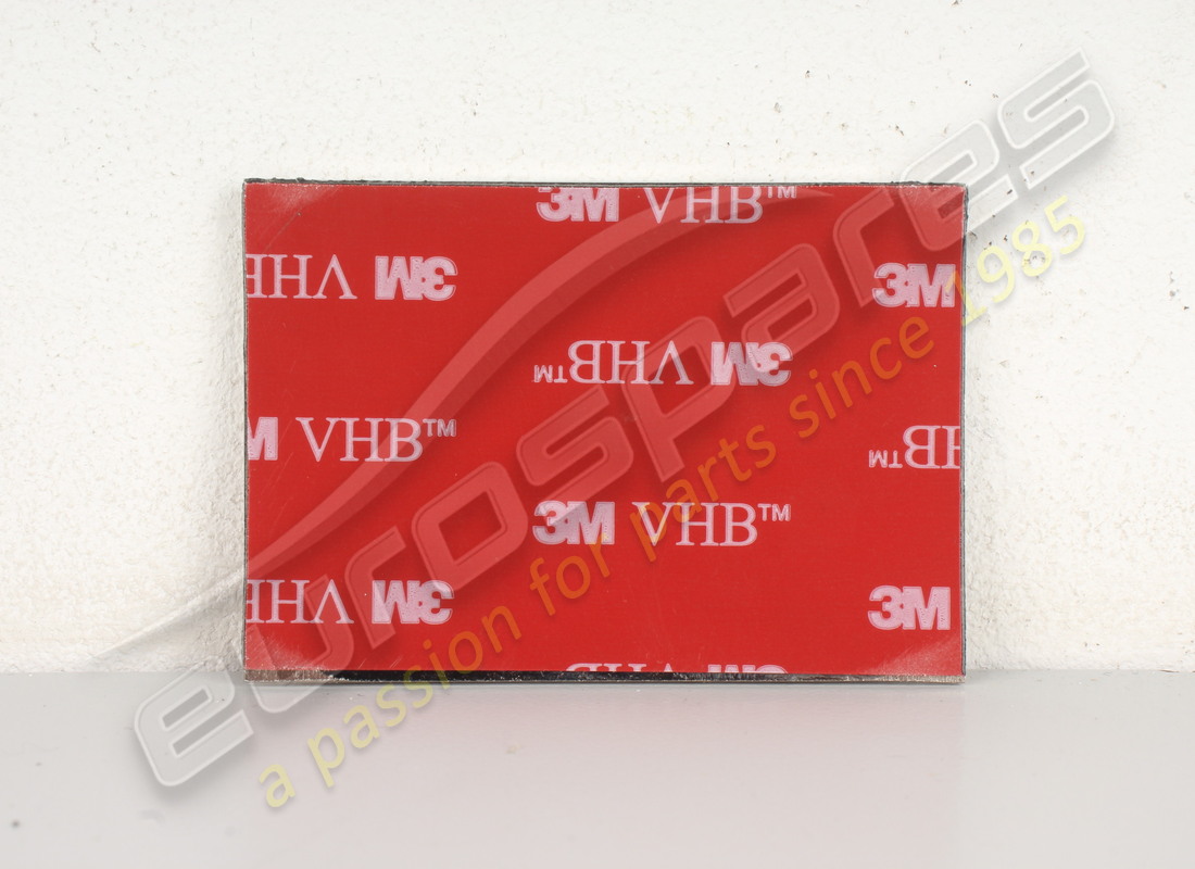 NEW FERRARI LOGO FLAG ITALIA. PART NUMBER 70001996 (2) new ferrari logo flag italia. part number 70001996 (2)