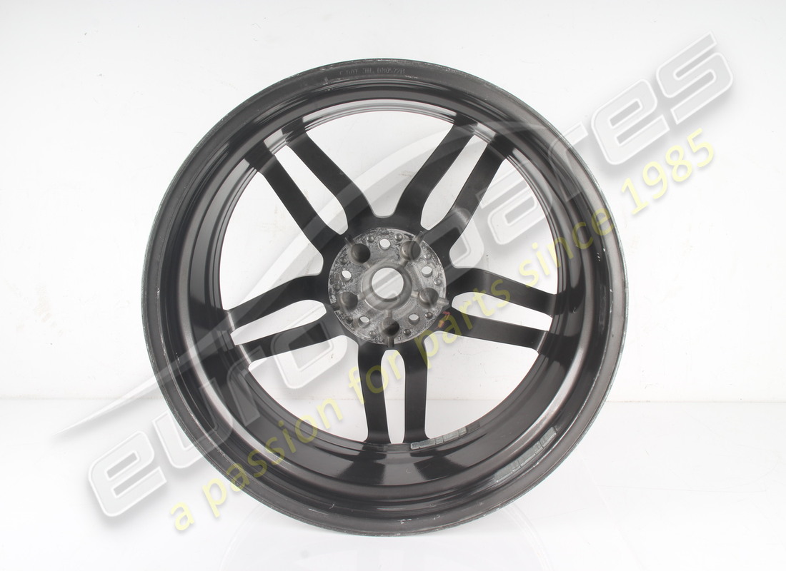 USED FERRARI FRONT RIM. PART NUMBER 275585 (6) used ferrari front rim. part number 275585 (6)