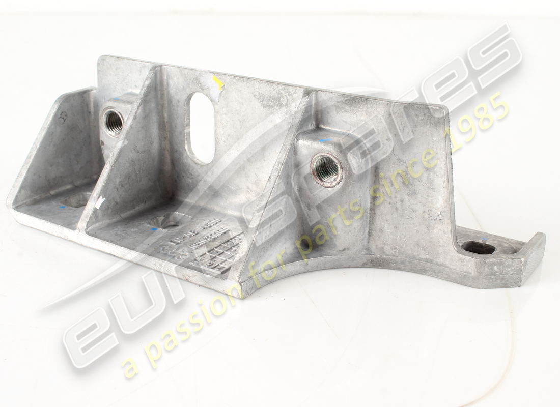 USED Ferrari RH LATERAL BRACKET . PART NUMBER 80637100 (1)