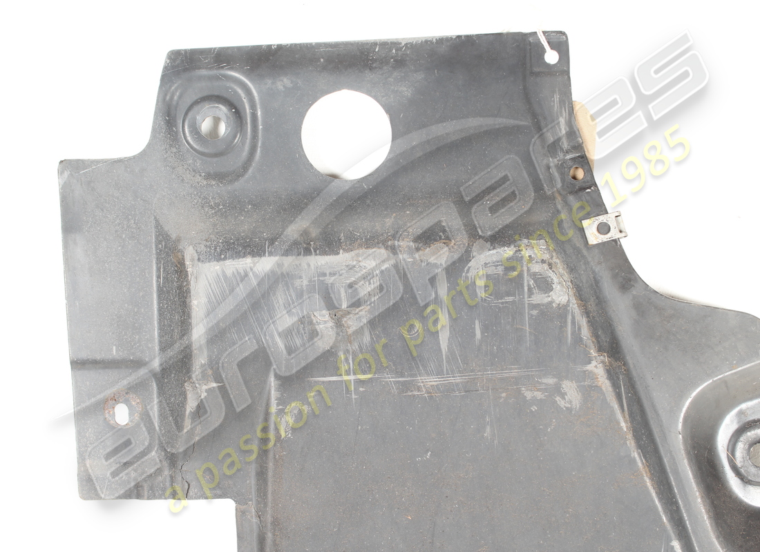 damaged ferrari rh rear section of front flat undertray element. part number 81176900 (2)