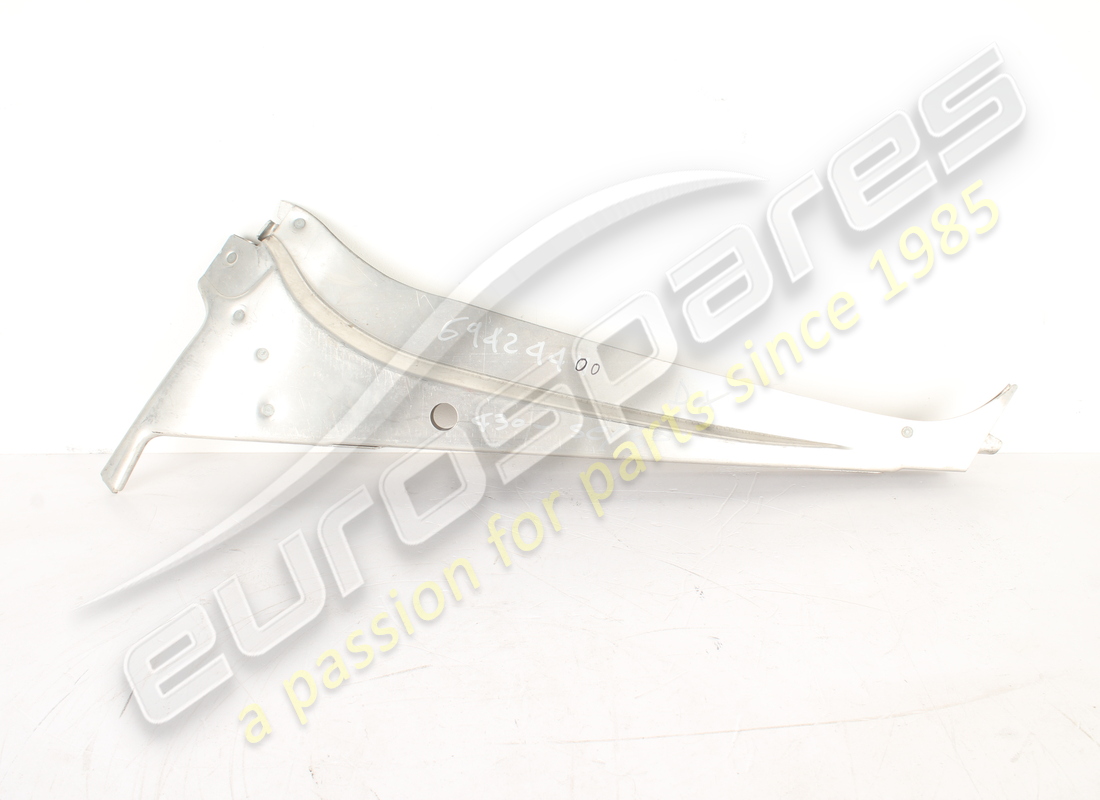 NEW FERRARI RH CENTRAL PILLAR. PART NUMBER 69424400 (1) new ferrari rh central pillar. part number 69424400 (1)