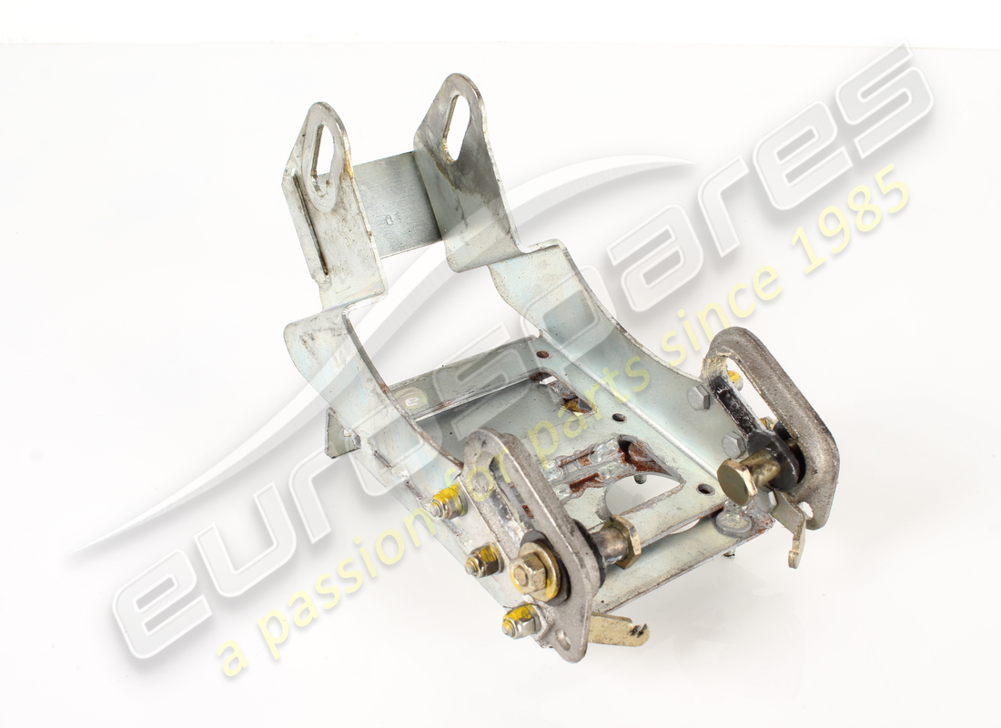 USED FERRARI COLUMN SUPPORT BRACKET. PART NUMBER 180324 (1) used ferrari column support bracket. part number 180324 (1)