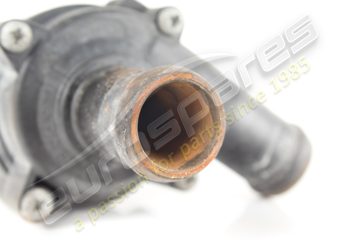used ferrari complete water pump. part number 65460300 (4)