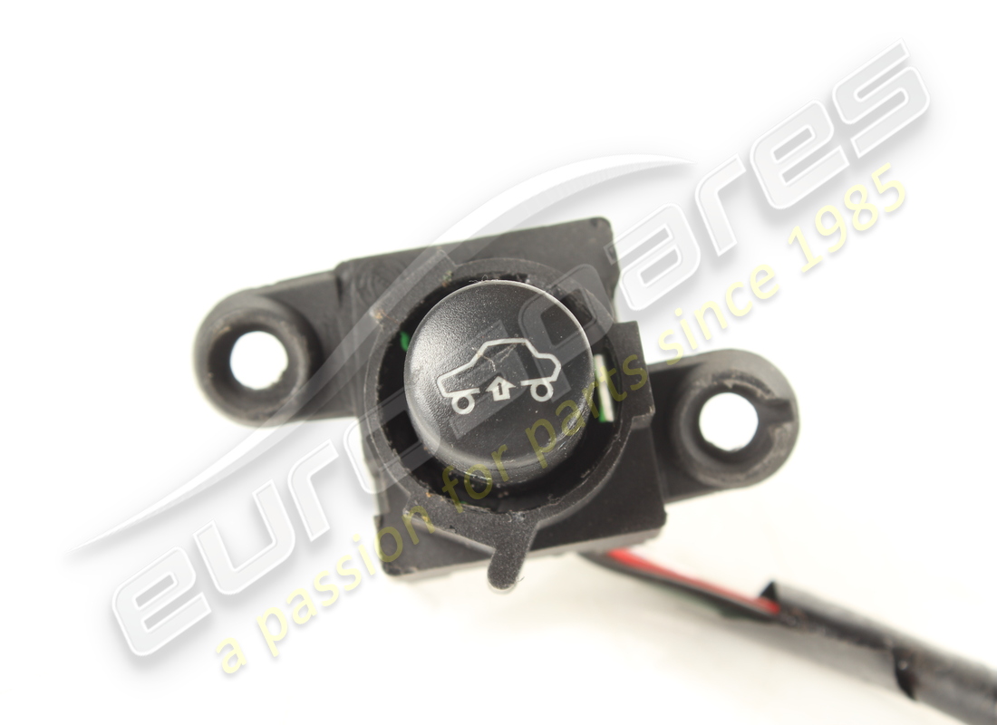 USED FERRARI VEHICLE LIFT CONTROL. PART NUMBER 267999 (2) used ferrari vehicle lift control. part number 267999 (2)