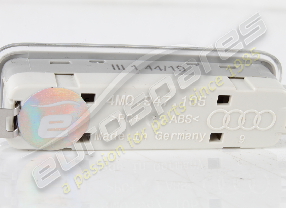 USED LAMBORGHINI INTERIOR LIGHT. PART NUMBER 4M0947105 (3) used lamborghini interior light. part number 4m0947105 (3)