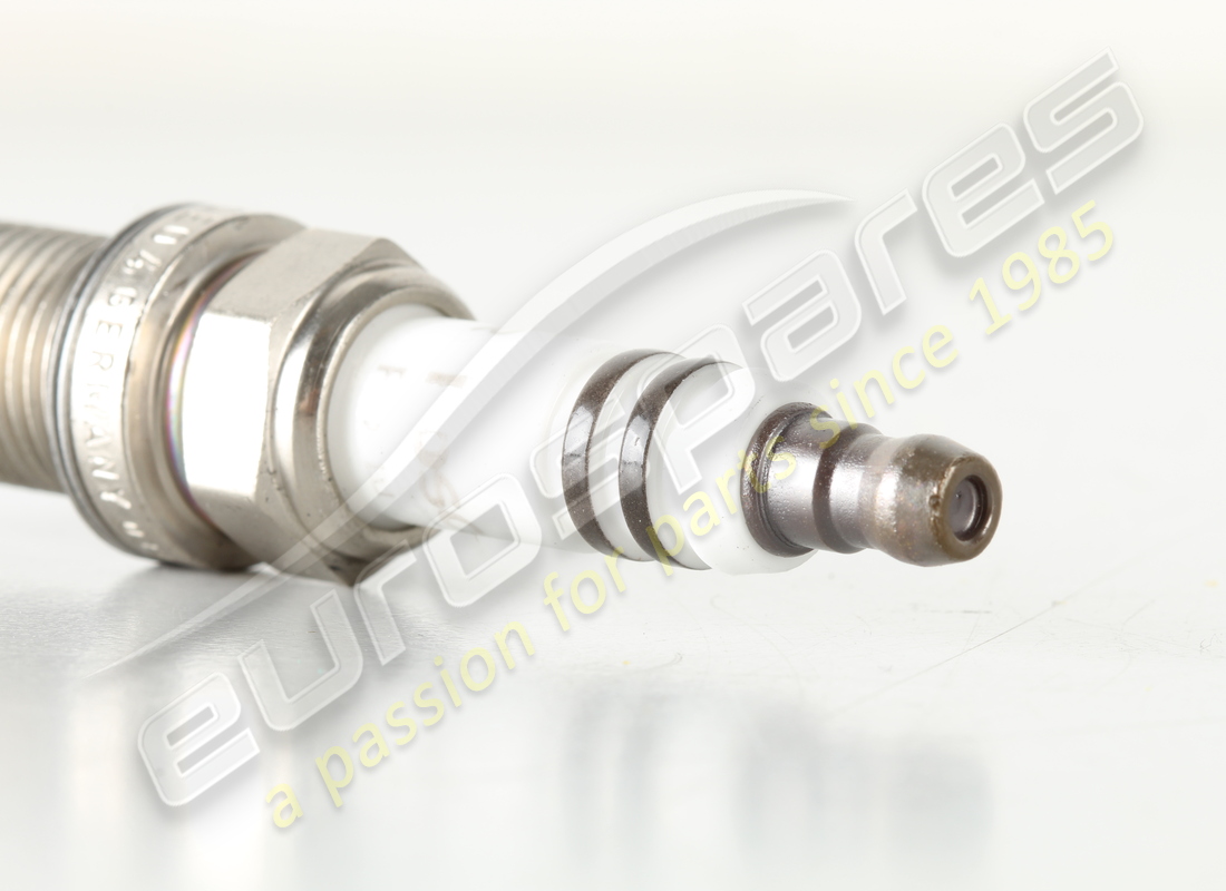 NEW BOSCH SPARK PLUG. PART NUMBER 99917023290 (2) new bosch spark plug. part number 99917023290 (2)