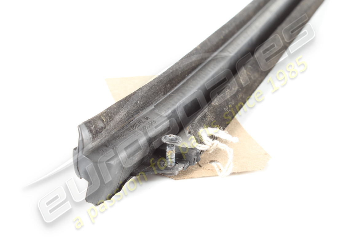 USED FERRARI LH OUTER BELT-LINE SEAL. PART NUMBER 85219500 (4) used ferrari lh outer belt-line seal. part number 85219500 (4)