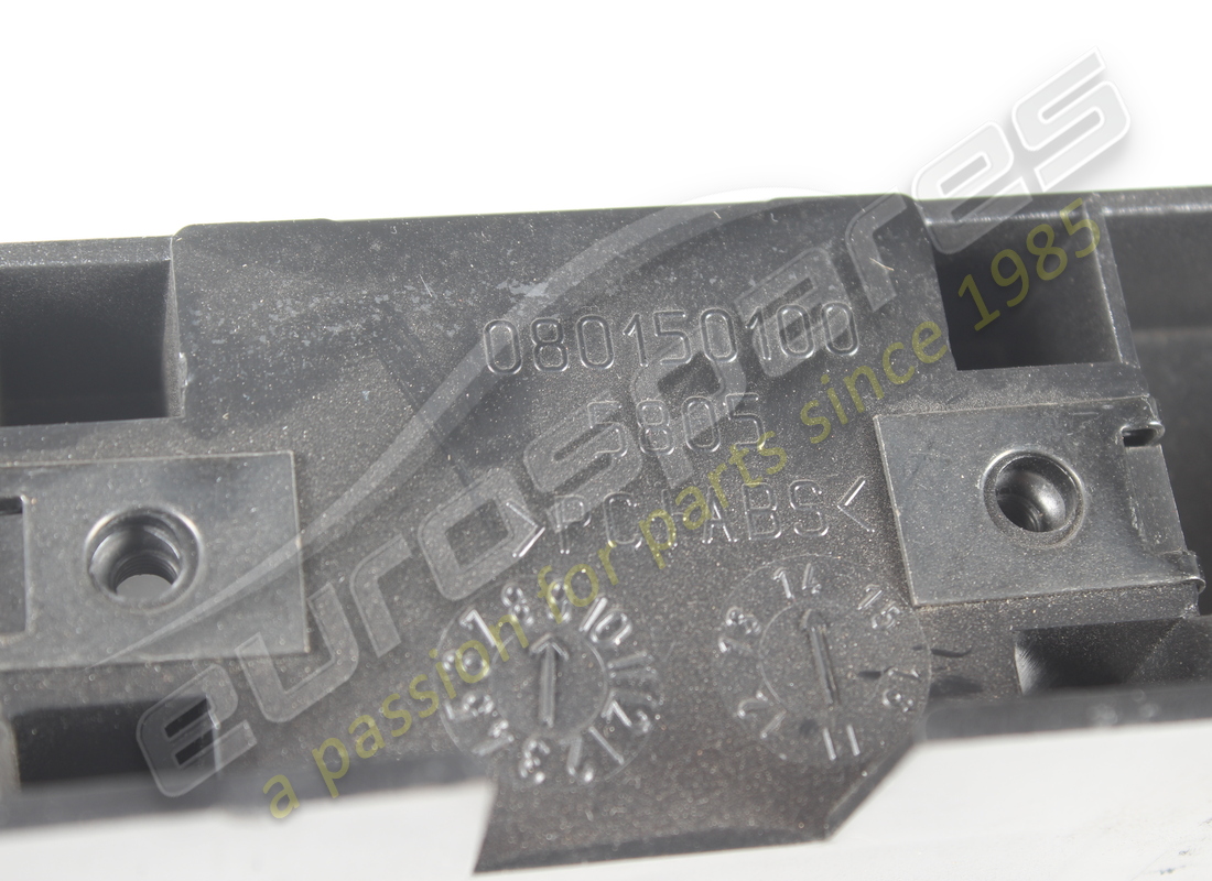 USED FERRARI CENTRAL SUPPORT. PART NUMBER 80150100 (6) used ferrari central support. part number 80150100 (6)