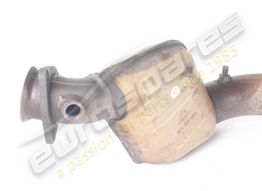 USED MASERATI MANIFOLD W/ PRECAT. AND CATA. PART NUMBER 389000104 (5) used maserati manifold w/ precat. and cata. part number 389000104 (5)