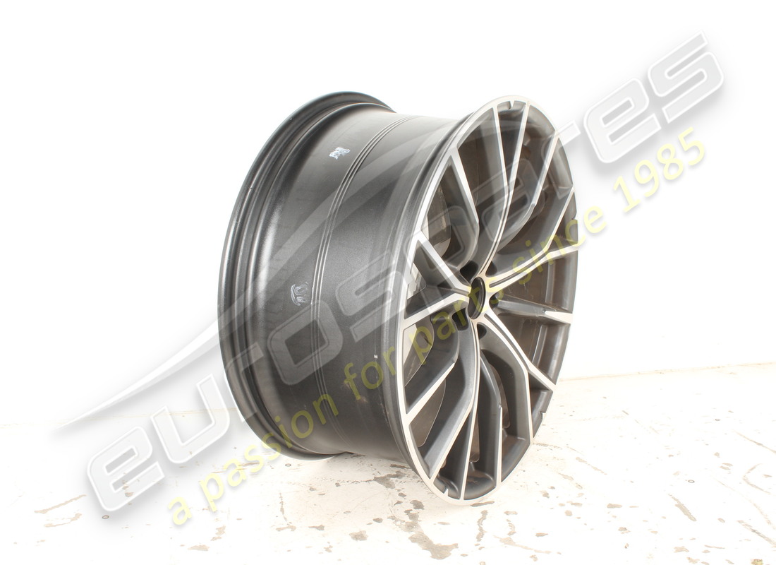 USED MASERATI REAR WHEEL. PART NUMBER 980182008 (2) used maserati rear wheel. part number 980182008 (2)