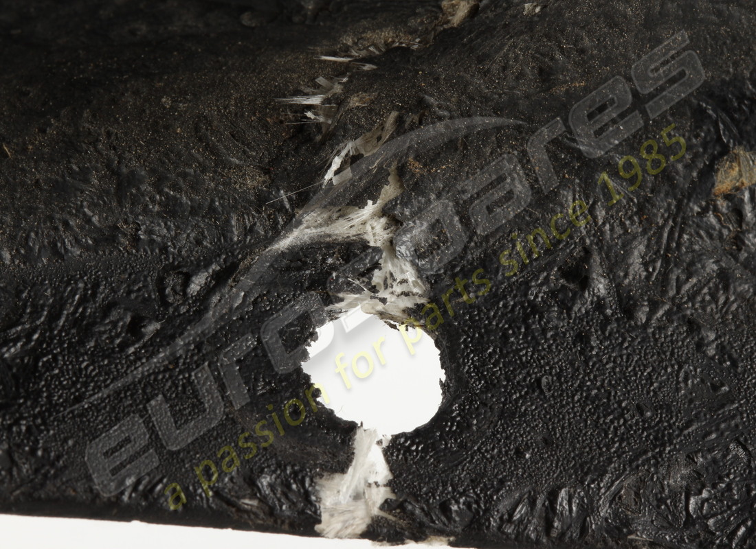 DAMAGED FERRARI RH WHEELHOUSE DOOR. PART NUMBER 65915200 (9) damaged ferrari rh wheelhouse door. part number 65915200 (9)