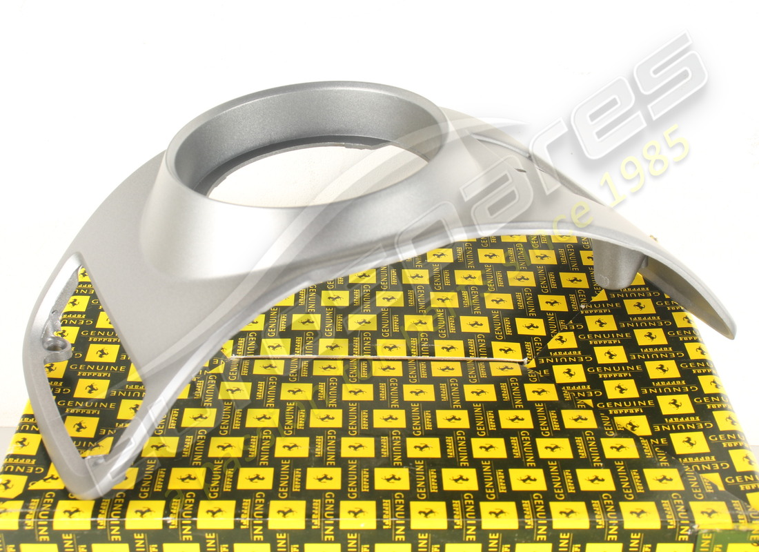 NEW FERRARI RH AIR OUTLET PLATE. PART NUMBER 67796810 (5) new ferrari rh air outlet plate. part number 67796810 (5)