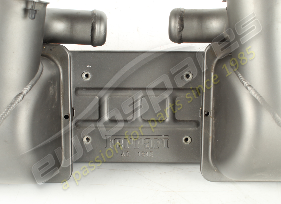 USED FERRARI COMPLETE FILTER BOX. PART NUMBER 220469 (3) used ferrari complete filter box. part number 220469 (3)