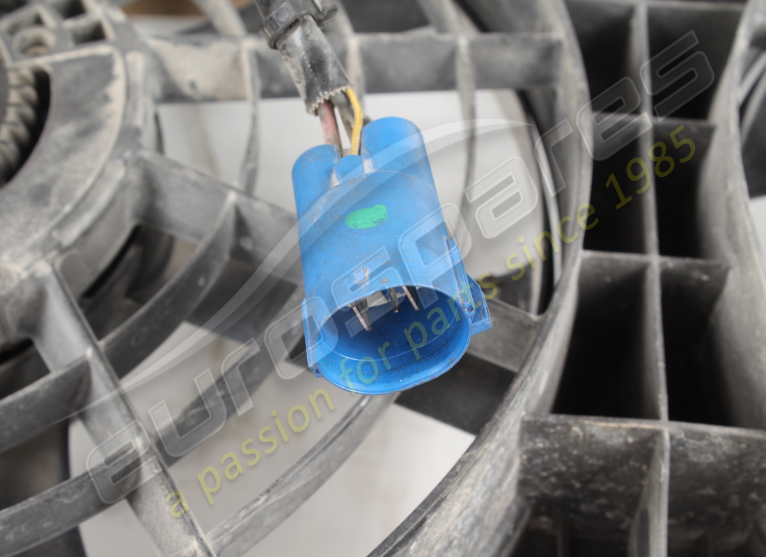 DAMAGED FERRARI COWL WITH ELECTRIC FANS. PART NUMBER 267211 (4) damaged ferrari cowl with electric fans. part number 267211 (4)