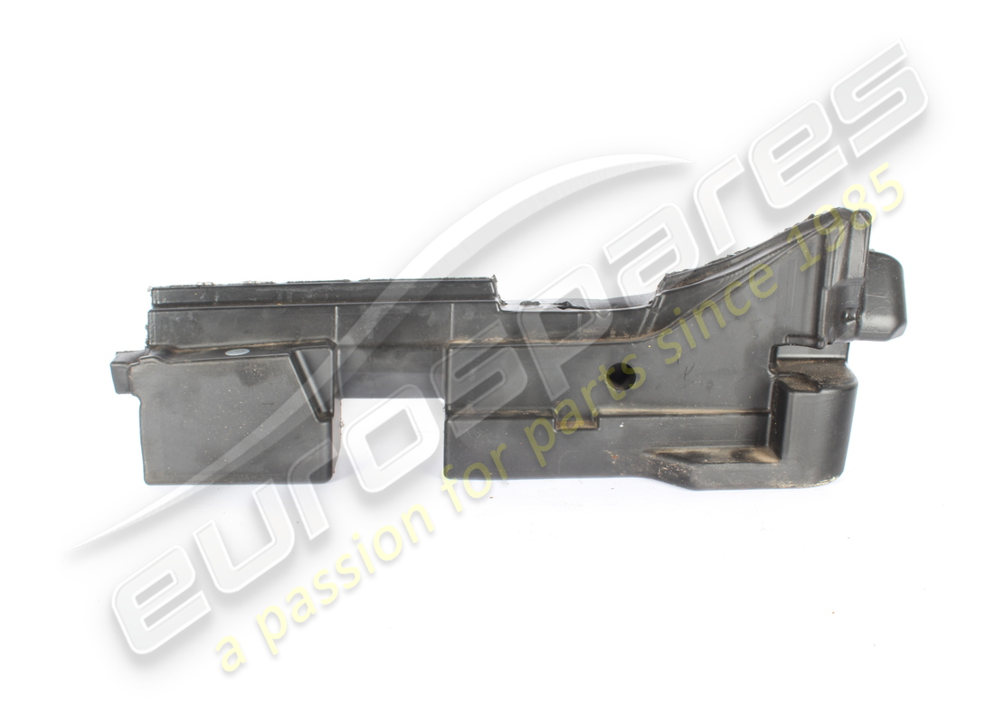 used maserati rh fender pad. part number 670156967 (2)