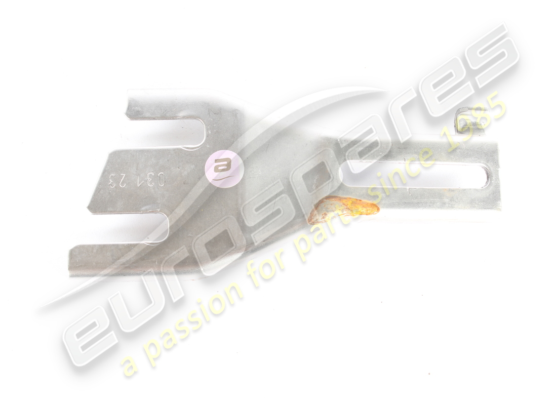 USED MASERATI RIGHT BRACKET DASHBOARD. PART NUMBER 675002015 (1) used maserati right bracket dashboard. part number 675002015 (1)