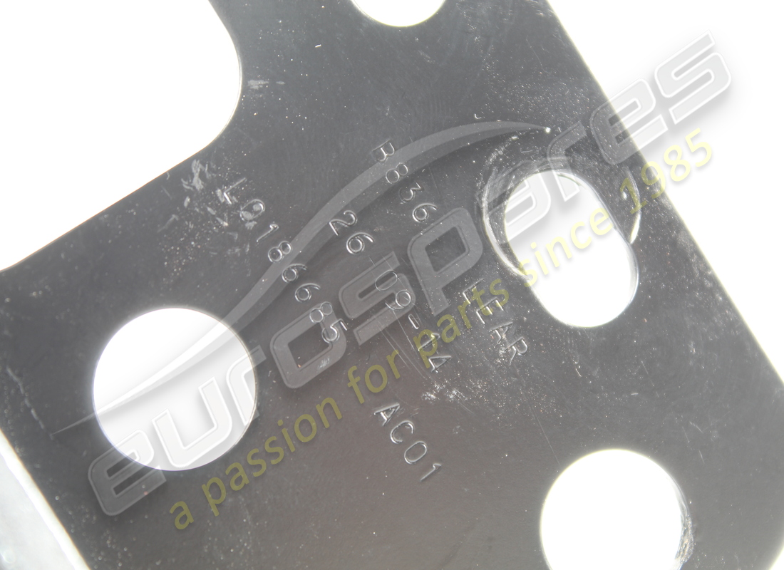 USED FERRARI REAR RH TRIM. PART NUMBER 82093600 (5) used ferrari rear rh trim. part number 82093600 (5)