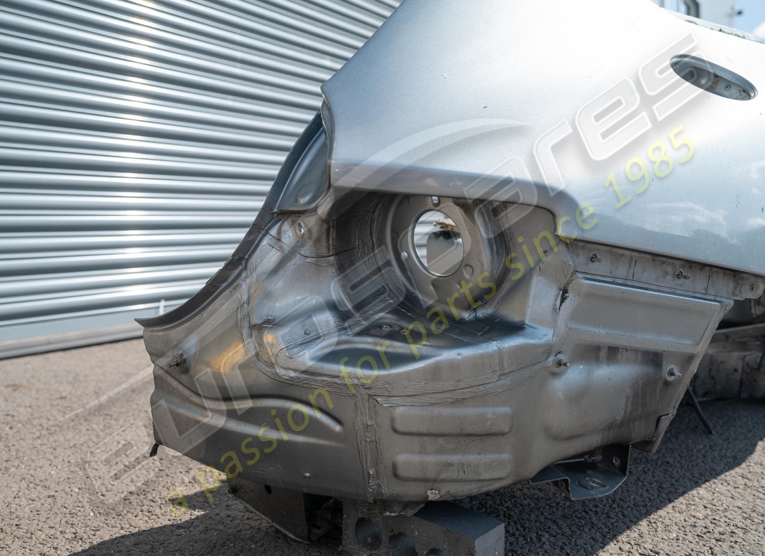 USED FERRARI COMPLETE REAR RH FLANK. PART NUMBER 83275611 (2) used ferrari complete rear rh flank. part number 83275611 (2)