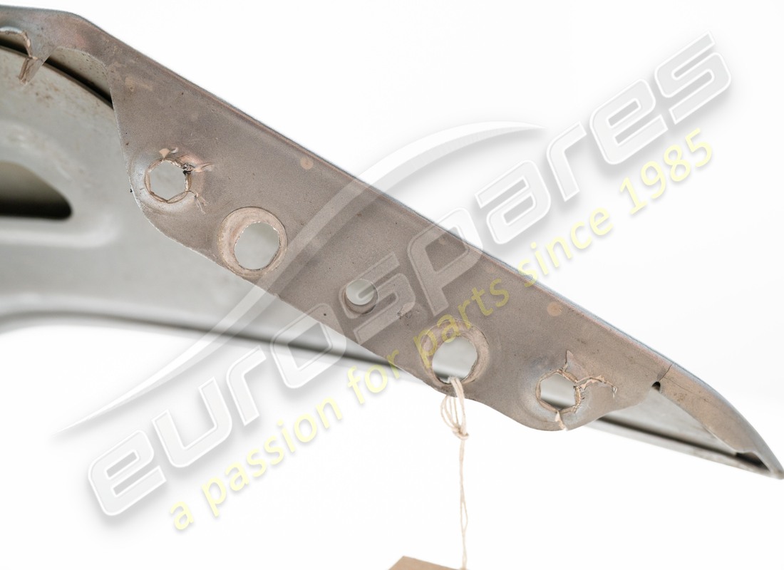 used ferrari complete rh front fender. part number 83277011 (2)