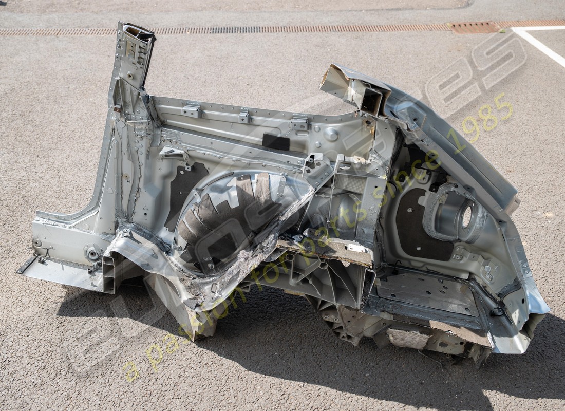 USED FERRARI COMPLETE REAR RH FLANK. PART NUMBER 83275611 (4) used ferrari complete rear rh flank. part number 83275611 (4)
