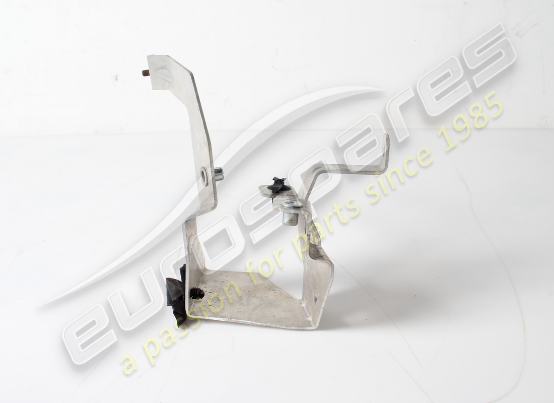 used ferrari rh rear suspension connector bracket. part number 947581 (3)